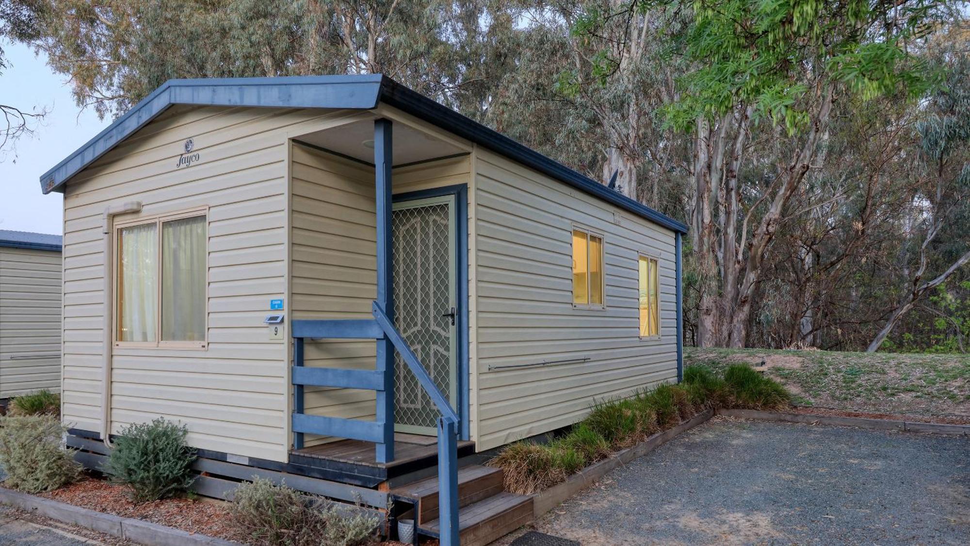 Deniliquin Riverside Caravan Park Buitenkant foto