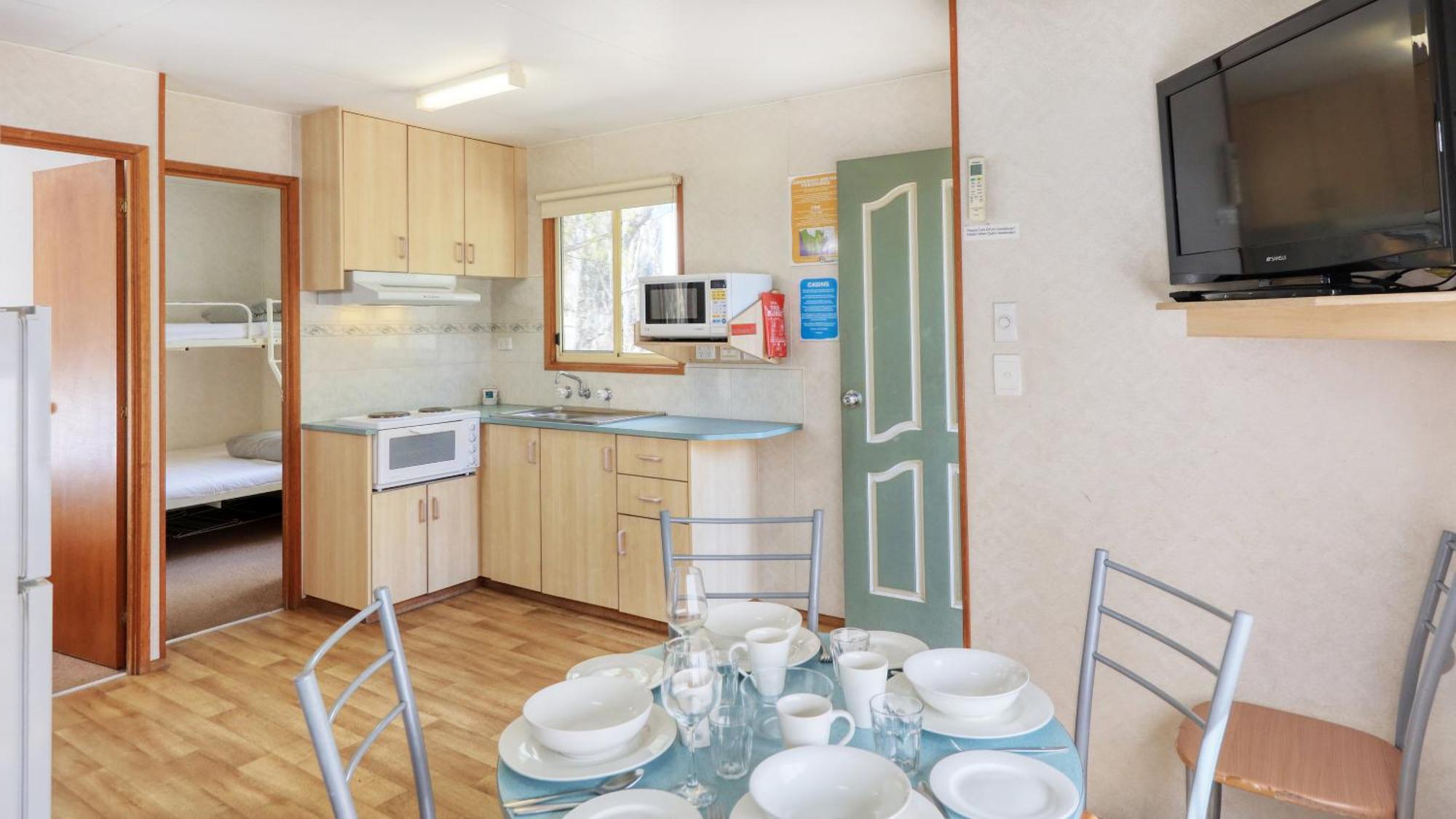 Deniliquin Riverside Caravan Park Buitenkant foto