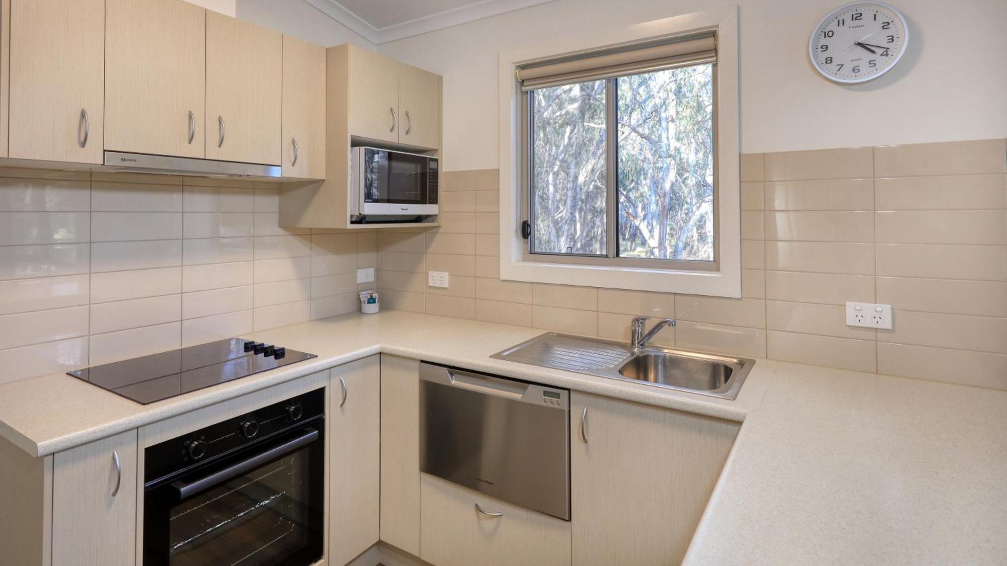 Deniliquin Riverside Caravan Park Buitenkant foto