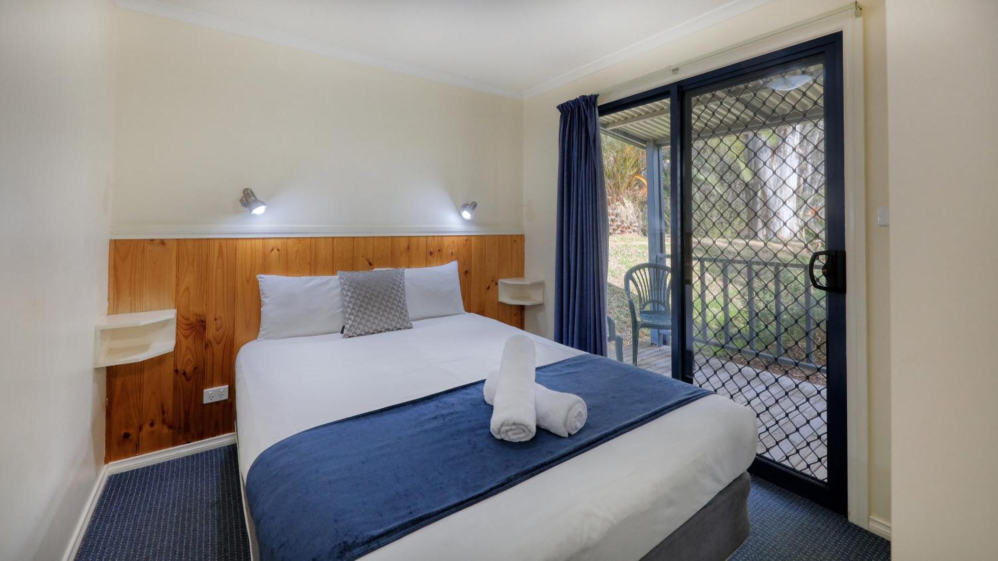 Deniliquin Riverside Caravan Park Buitenkant foto