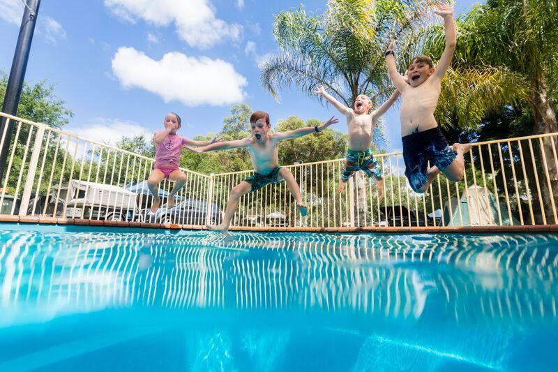 Deniliquin Riverside Caravan Park Buitenkant foto